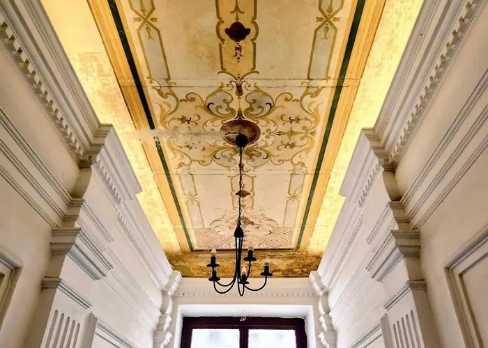 Loretas Roses Apartment Krakow Old Town